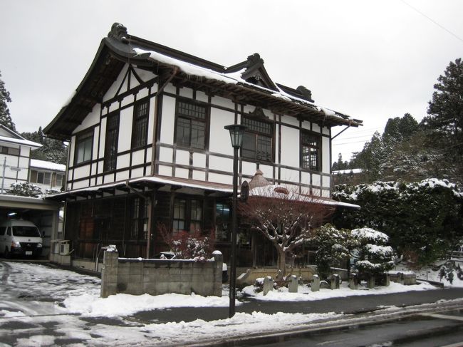 最後におまけです。これは何の建物でしょうか？<br />民宿じゃありませんよ。<br /><br />正解は、交番です。