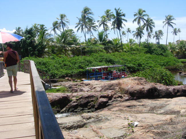 こちらは、インバサイ（Imbassai）ビーチと平行に流れるインバサイ川。サルバドール空港からの距離は約55キロ。