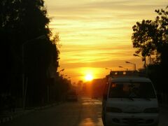 6時頃にはルクソール空港を出発
朝焼けがきれいでした