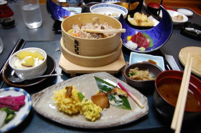 知人Ｒ撮影。<br />おかだの夕食。<br />値段の割においしくはなかったよ､､､。