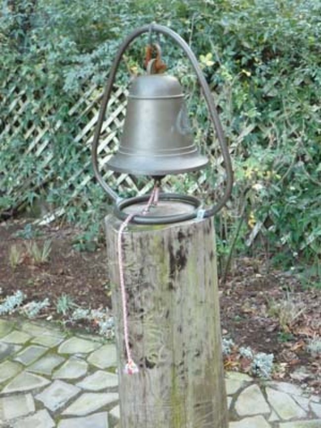 ウェディングベルです。<br />３回鳴らすと永遠の愛を誓えるとか☆