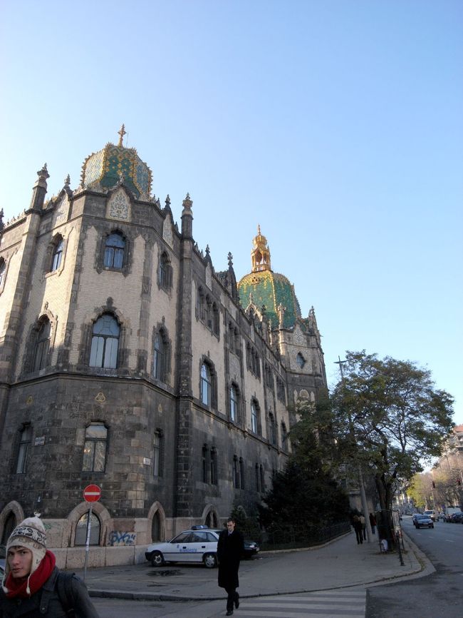 応用美術館です。こちらもレヒネル作<br />外観はフランス・ルネッサンス風？