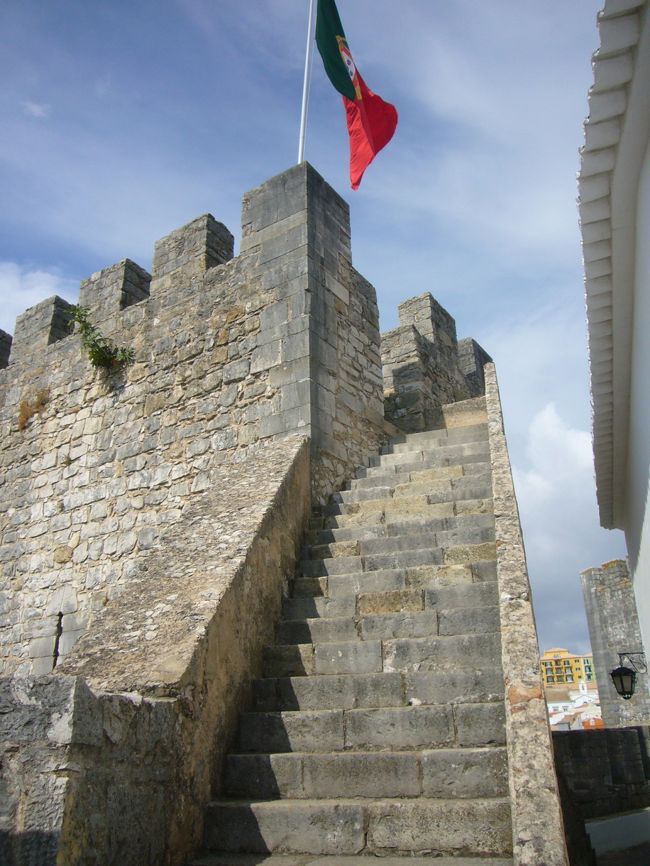 砦の塔の部分に上ってみよう。