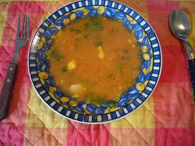 お腹が空いたので　家に帰って　ネルソンのお母さん、スペシャル野菜スープを食べる。<br /><br />栄養たっぷり！