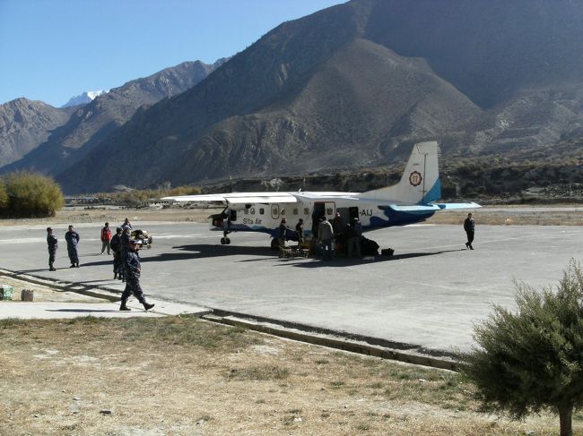 <br />　ジョムソン空港に到着したSITA　AIR機<br /><br />　