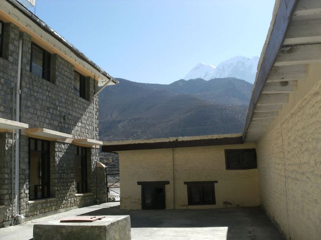 <br />　ジョムソンではどこからでも、ニルギル山を見られる