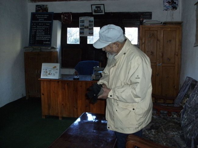 <br />　近藤先生は、園長室で一服・・・<br /><br />　この施設もMDSAによるもので、今でも給食支援を続けている。