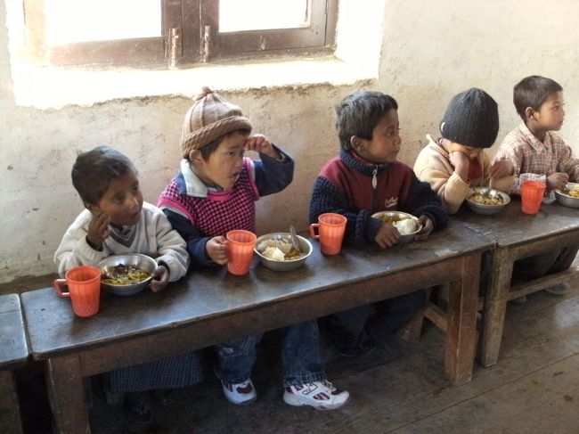 <br />　子どもたちにとってはご馳走なのです・・<br /><br />　終戦後何も食べるものがなかったあの時代を思い出した・・<br /><br />　