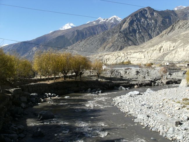 <br />　先生はこの美しい自然に魅されたのかも・・<br /><br />　それとも男のロマンを求めて・・！？<br /><br />　いやそんな単純なことではあるまい・・・