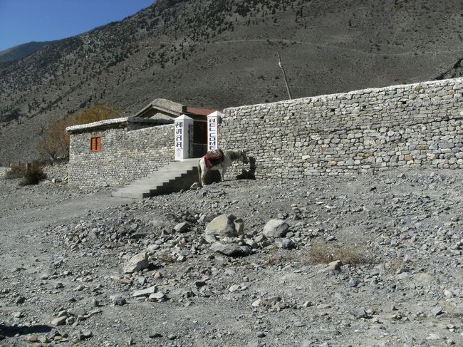 <br />　シャンの学校入り口・・