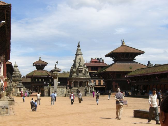 広場です。町のなかのいたるところに広場があります。小さい町でのんびりしています。