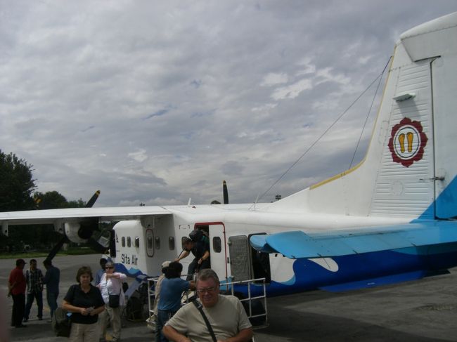 ポカラで遊びまくったあとは、小さい飛行機で一気にカトマンズに帰ります。
