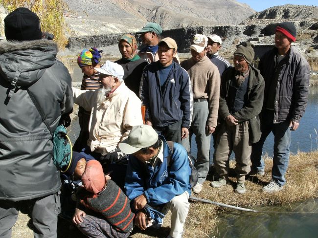 <br />　農園のスタッフ総出でテレビ取材に応ずる・・