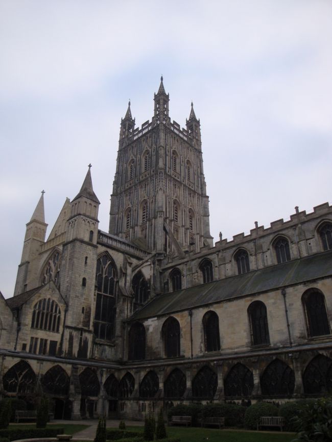 次はグロスター大聖堂です。ここはハリポタの映画にも使われた場所。