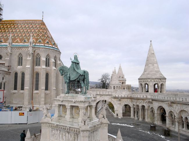 修復中のマーチャーシュ教会と漁夫の砦