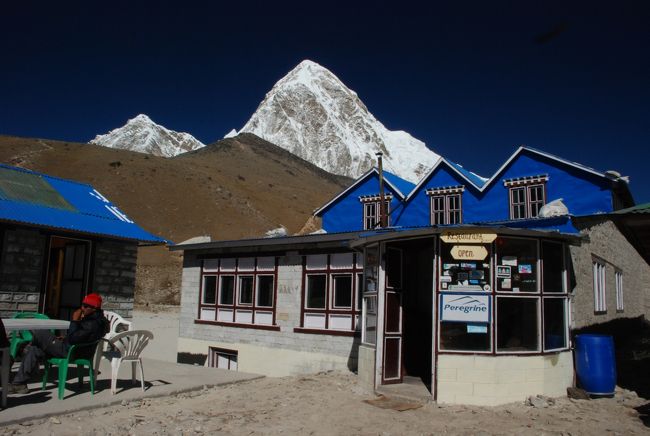 ゴラクシェフにはこの小屋だけです。<br />プモリがバックに風景になります。<br />2度目の宿泊<br />それぞれに思い出がありました。<br />