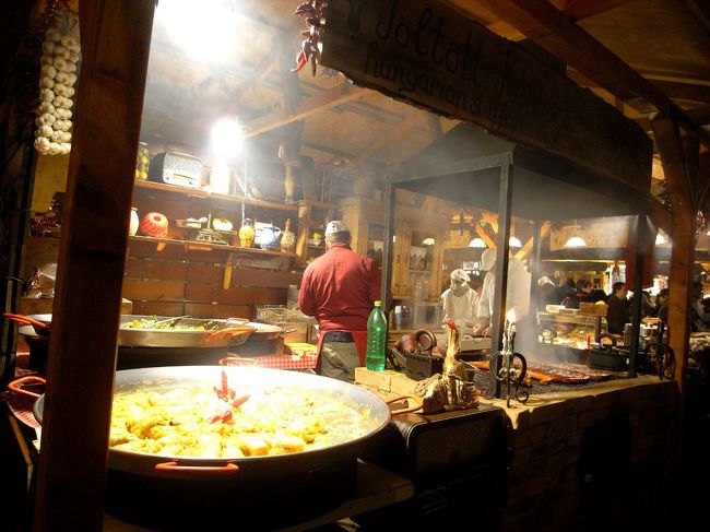 飲んだり食べたりするうちにおなか一杯に。<br />今日もまともな食事が・・・
