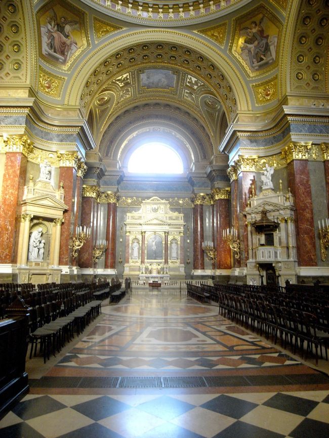 明日、この教会でコンサートが行われるそうです。<br />あぁ、あと１泊できたらなぁ・・・