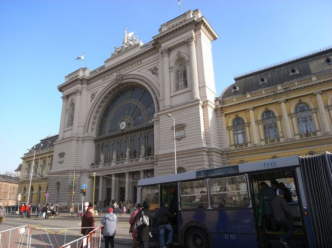 いよいよブダペストともお別れ。<br />東駅から電車でウィーンに向かいます。