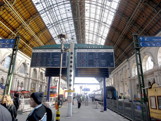 駅の構内。<br />ホームを入った左側に、最近改修したホールがありました。<br />とても綺麗だったので、こちらに行かれる方は是非見てきてくださいね。<br />（写真失敗して撮れませんでした・・・）