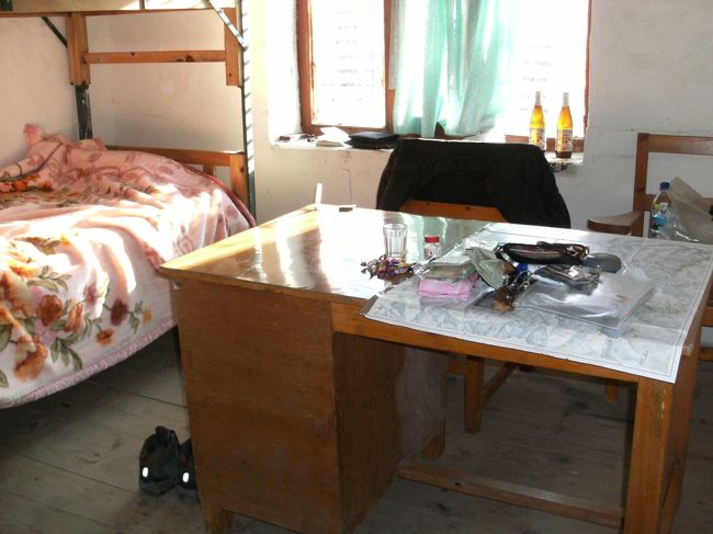 <br />　私の部屋・・ここで二週間お世話になった。<br /><br />　日当たりは良く、木製の二段ベッドがあり部屋の中に机と椅子を置いてもらった。<br /><br />　