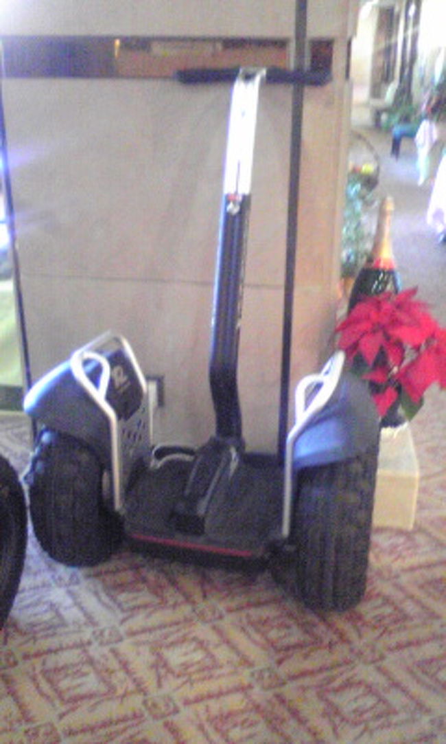 そのホテルの中にせグウェイがありました。<br />１０分300円で試乗できるようです。<br />乗ってみたいが目立ちそう。。