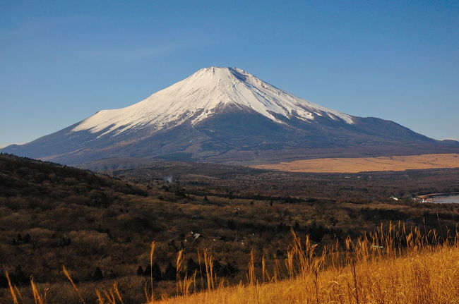 10時にホテルをチェックアウトして出発。<br />まずは山中湖パノラマ台からの富士を撮影。