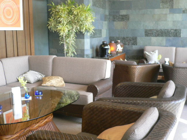 ウェルカムドリンクの券があるので　コーヒーを<br />飲みにラウンジへ