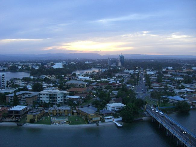 いったん帰ってゆったりしてからナイトマーケットに向かいました。