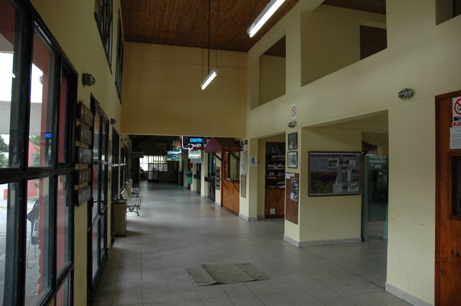 でも明日と明後日のツアーがこのバスターミナル内のツアー会社では取り扱っていない・・・。<br />困った末、観光案内所に聞いたら、それらは街中の旅行会社とのこと。<br />丁寧にも地図に場所を書いてくれました。