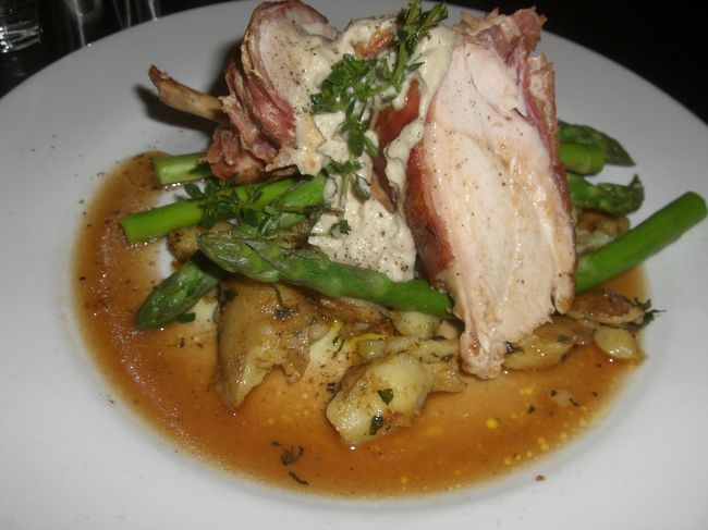 おばの頼んだお肉料理。