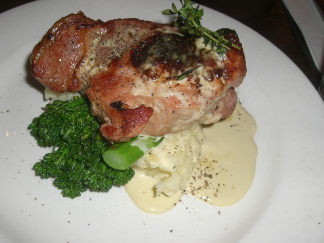 もう一人のおばが頼んだお肉料理。