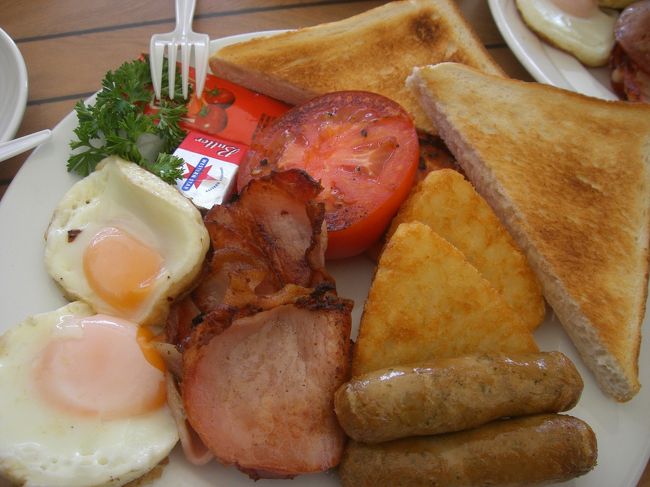 空港で朝食。<br />朝からしっかり食べました。<br />もうオーストラリアトお別れなんだなぁとしみじみ。