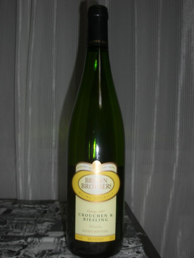 最後に初日のバーベキューのときに従姉妹友人が持ってきてくれたワインなのですが<br />甘く飲みやすくおいしい白ワインでした。<br />お土産に一本買って帰りました。<br /><br />人生初の９日間という長旅でしたが実際はあっという間に過ぎました。<br />毎日予定が盛りだくさんで充実した楽しい旅行でした。<br />ただグローワームは見れなかったしサーフィンもできなかったのでもう一度行こうと計画中です。