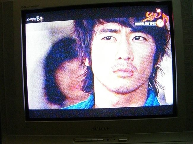 ＡＭ７：００起床<br />朝　テレビをつけると韓国ドラマ『エデンの東』ソン・スンホンがでてるじゃないの〜！<br />支度をしながら見入ってしまいました。