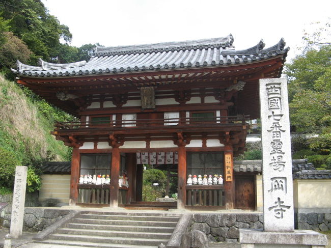 ようやく、仁王門に到着です。西国七番札所「龍蓋寺」が正式な名前ですが、住所の地名から「岡寺」と呼ばれています。