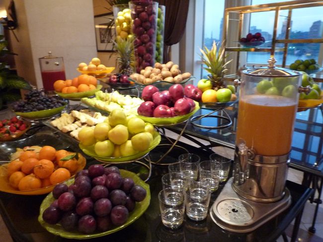 朝食は、かなり充実したビュッフェで、朝0630〜1130（金曜は1100まで）です。生野菜や氷入りの飲み物でお腹を壊すことが多いカイロですが、ここでは、安心して好きなものを食すことができました。<br />ちなみに、日本人用に部屋には浴衣（！）が用意されており、日本人のスタッフの方もいらっしゃるので、いろいろと親切に現地での注意事項などを説明して下さり助かりました。