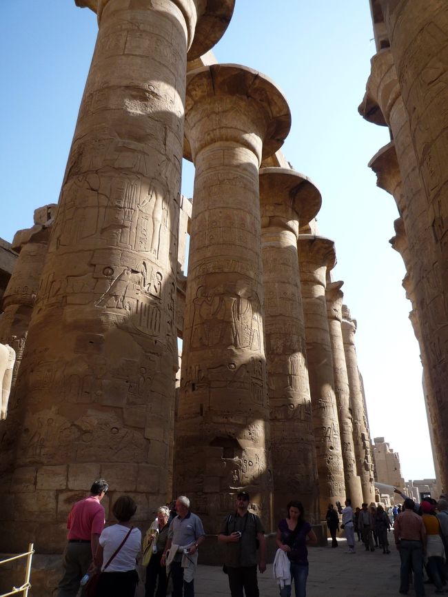 カルナック神殿です。あまりのスケールに圧倒されます。