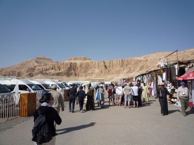 次にハトシェプスト女王葬祭殿へ。