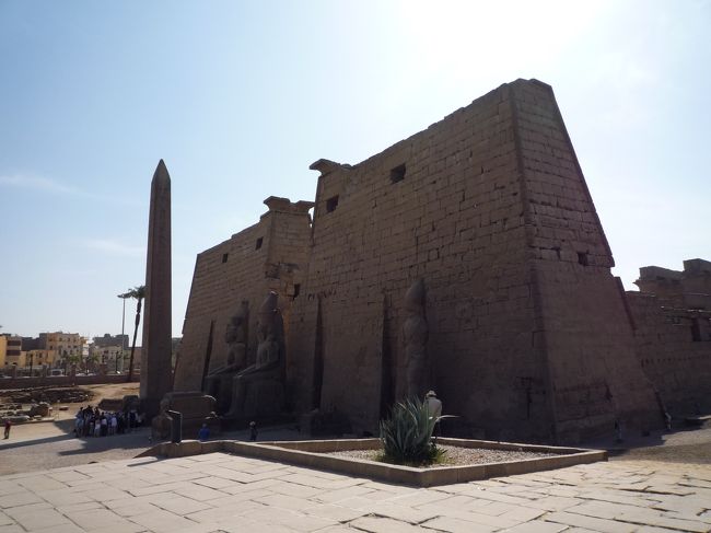 ルクソール最終日は、ウィンターパレスから徒歩で行けるルクソール宮殿へ。オベリスクの一本は、パリのコンコルド広場へ運ばれています。