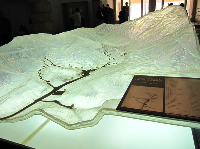 入り口にある、王家の谷の透明の模型。<br />ほほーう。<br />気分が盛り上がりますな。