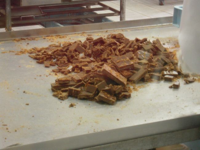 出来たての黒糖を味見させてもらいましたが、<br />口どけがよかったです。