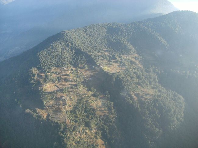 <br />　こんな高いところにも集落があった・・