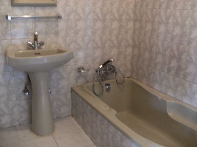 <br />　バスタブもあり、熱湯が出る・・