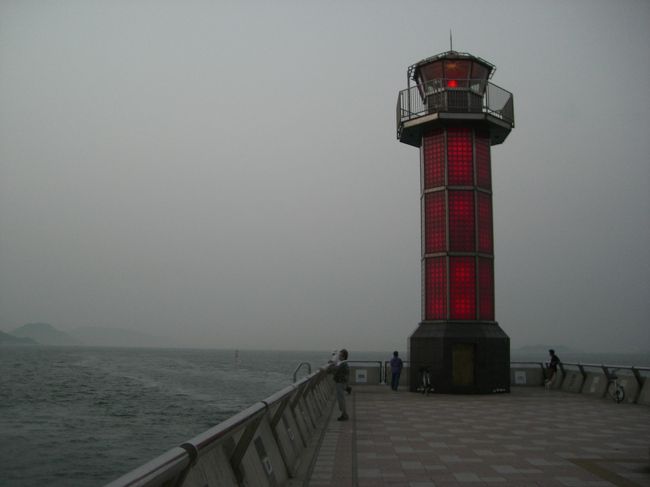 夜は幻想的に赤でライトアップ！<br /><br />これから徳島へ移動〜！