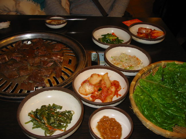 明洞での夕食。<br />広くない店内で、お客さんはほぼ日本人でした。<br />安くておいしかったです。