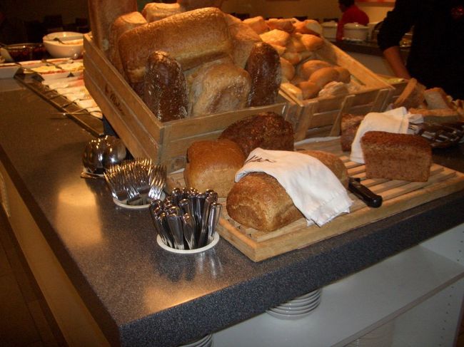 パンもいろいろありました。