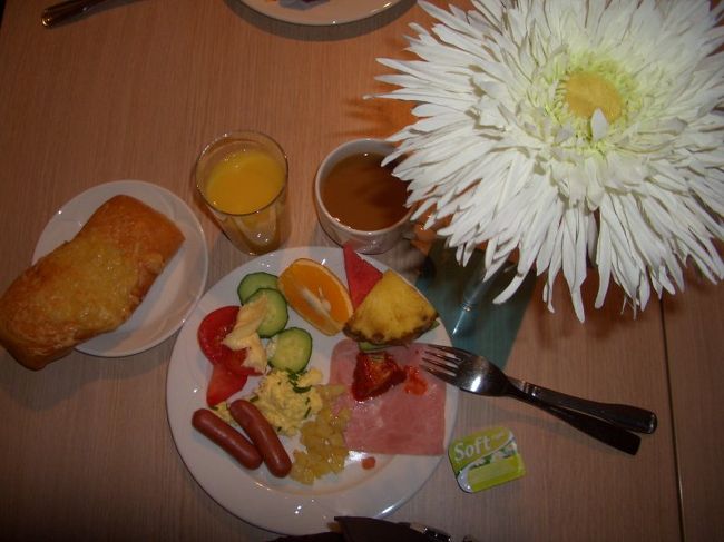 本日の朝食。<br />こんな感じにしてみました。