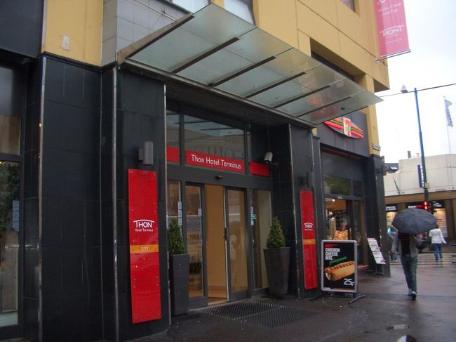 ９：００　ホテル出発<br /><br />宿泊ホテルの外観です。