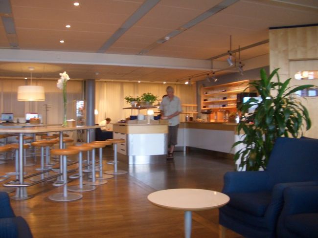 出発までラウンジで暇つぶし。